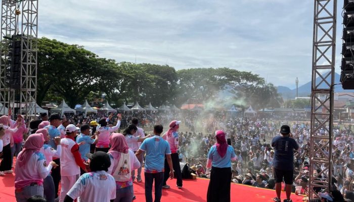 Gama Color Fun Run Polres Ternate 2025 Wujudkan Semangat “Polri untuk Masyarakat”
