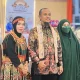 Gubernur Sulsel Kunjungi Stand Sinjai, Apresiasi Kerajinan Kayu Pakis dan Lontara di Expo Kreatif Dekranasda 2025