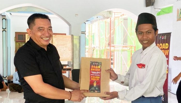 Polres Kediri Ajak Santri Jadi Generasi Emas Tanpa Narkoba