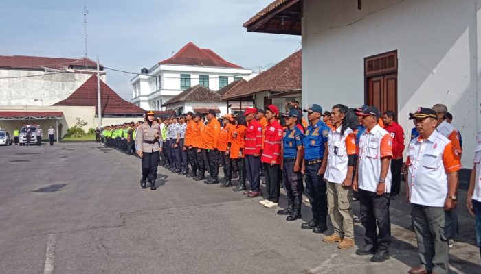 Polres Magelang Kota Laksanakan Apel Gelar Pasukan Operasi Lilin Candi 2025