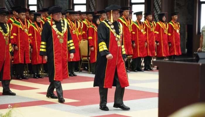 Gubernur Akmil Hadiri Wisuda Sarjana Terapan 380 Pama Abituren Akmil TA 2025