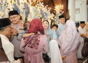 Open House Usai Sholat Ied, Pendopo Brebes Jadi Ajang Kebersamaan Masyarakat dengan Pejabat Daerah