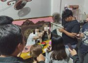 Respons Aduan “Cak Rama”, Polres Gresik Amankan 16 Orang dan Puluhan Botol Miras di Cerme