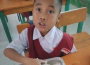 Video Polos Siswa di Sinjai Barat Menyentuh Hati Viral, Lahap Habiskan Menu MBG, Akui Jarang Makan Enak