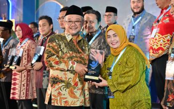 Diterima Langsung Bupati, Kemendikdasmen Anugerahi Sinjai Penghargaan Nasional di Hardiknas 2026