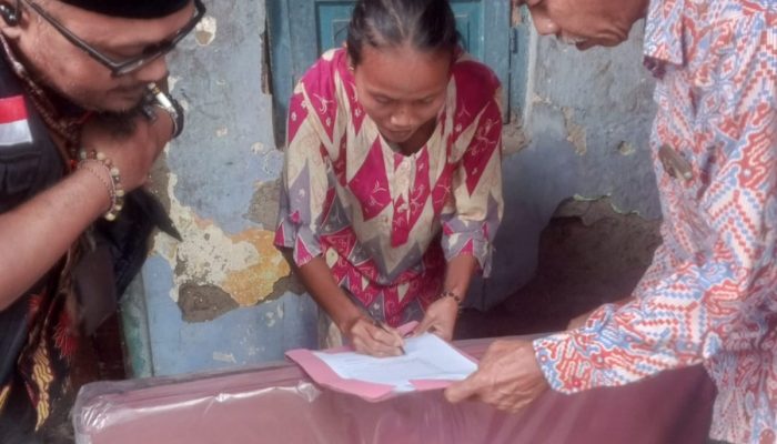 Rumah Warga di Kalimati Roboh, Dinsos Brebes Gerak Cepat Salurkan Bantuan Darurat