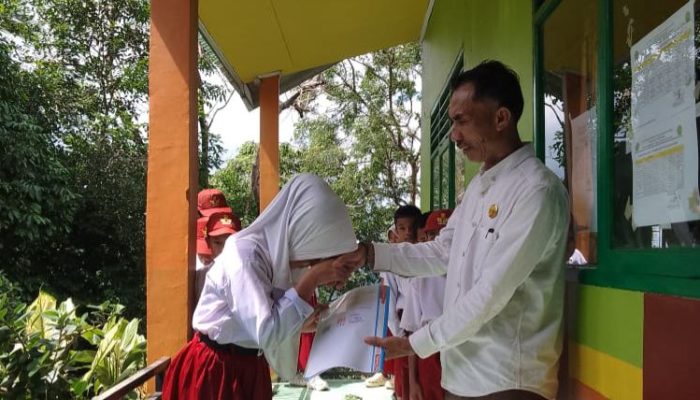 MI Miftahul Khair Haru Lepas Siswa Kelas 6, 100% Lulus